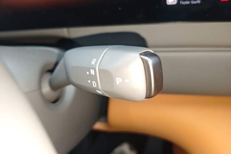 Used IM Zhiji LS8 2026 Model 52 Max+ Luxury Six-Seat Gear Lever