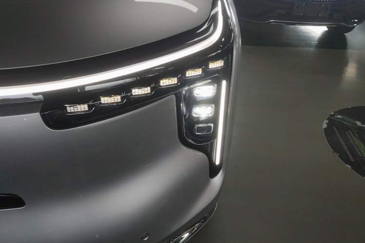 Used IM Zhiji LS8 2026 Model 52 Max+ Luxury Six-Seat Left Front Headlight