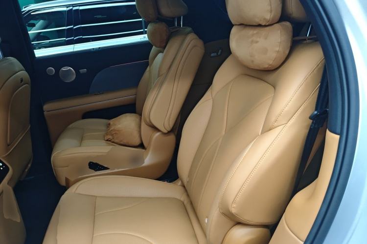Used IM Zhiji LS8 2026 Model 52 Max+ Luxury Six-Seat Left Rear Seat