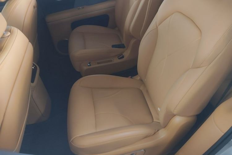 Used IM Zhiji LS8 2026 Model 52 Max+ Luxury Six-Seat Left Rear Seat