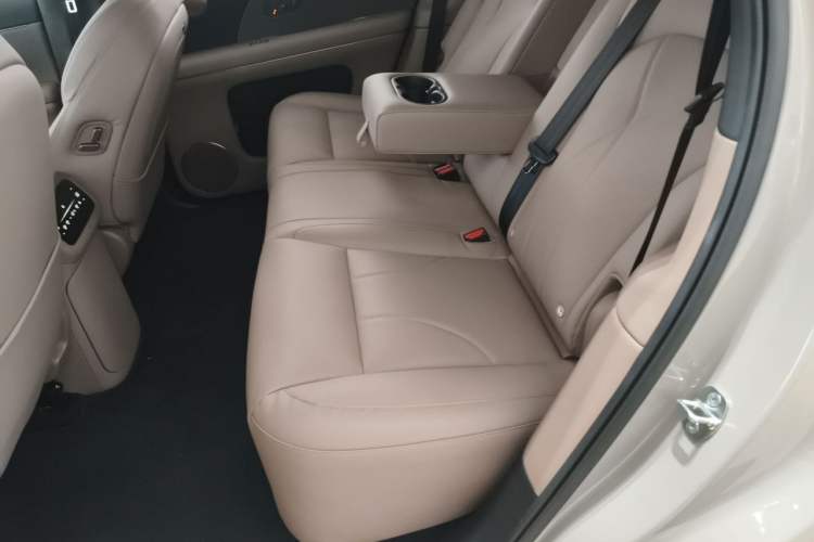 Used IM Zhiji LS8 2026 Model 66 Ultra Tech Flagship Five-Seat Left Rear Seat