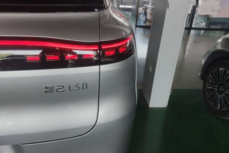 Used IM Zhiji LS8 2026 Model 52 Max+ Luxury Six-Seat Right Rear Taillight