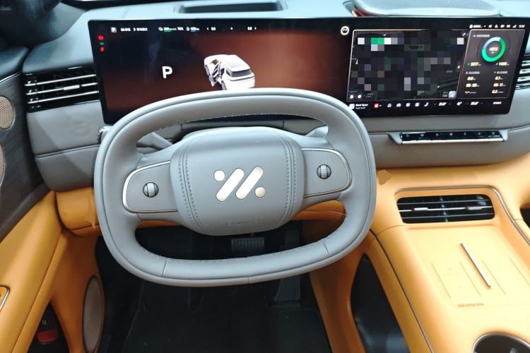 Used IM Zhiji LS8 2026 Model 52 Max+ Luxury Six-Seat Steering Wheel