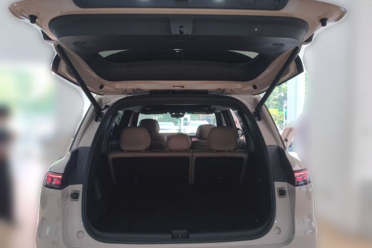 Used IM Zhiji LS8 2026 Model 66 Ultra Tech Flagship Five-Seat Trunk