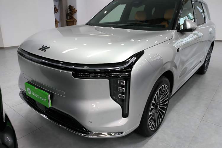 IM Zhiji LS8 2026 Model 52 Max+ Luxury Six-Seat