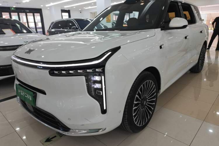 IM Zhiji LS8 2026 Model 52 Max+ Tech Flagship Five-Seat
