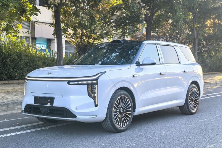 IM Zhiji LS8 2026 Model 52 Max+ Tech Flagship Five-Seat