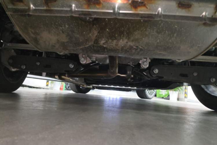 Used IM Zhiji LS8 2026 Model 66 Ultra Tech Flagship Five-Seat Chassis Rear Left