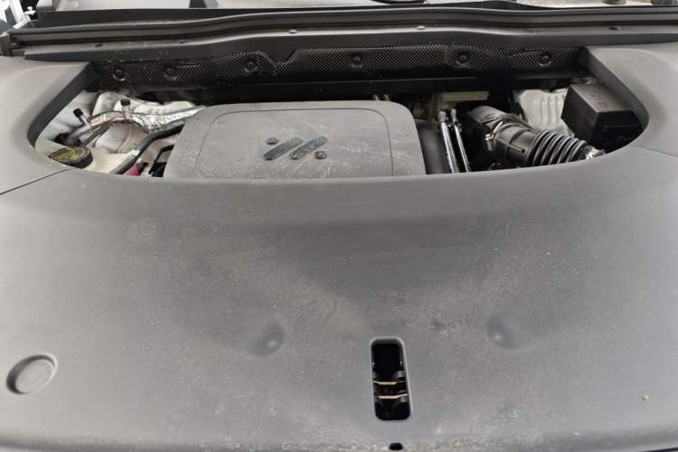 Used IM Zhiji LS8 2026 Model 52 Max+ Luxury Six-Seat Engine Bay