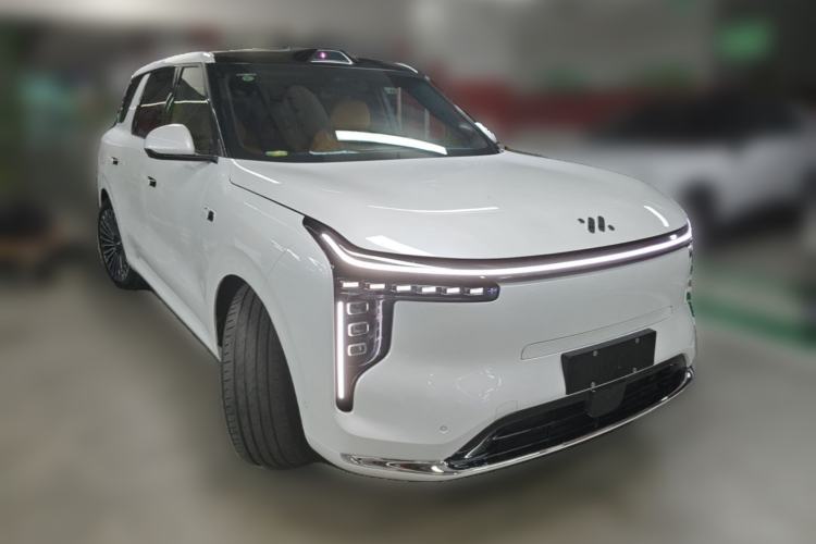 Used IM Zhiji LS8 2026 Model 66 Ultra Tech Flagship Five-Seat Front Right 45 Deg