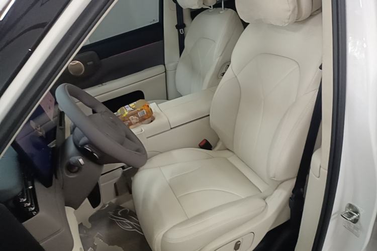 Used IM Zhiji LS8 2026 Model 66 Ultra Tech Flagship Five-Seat Left Front Seat