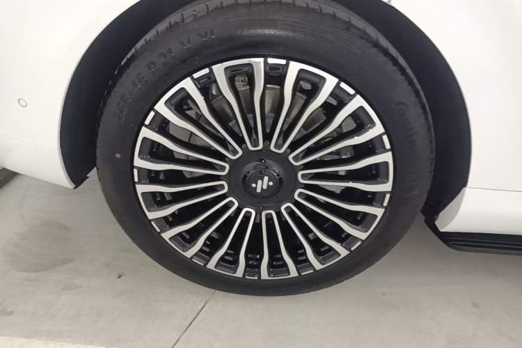 Used IM Zhiji LS8 2026 Model 66 Ultra Tech Flagship Five-Seat Right Rear Wheel Hub