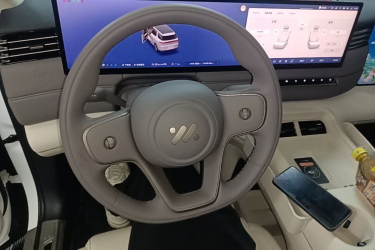 Used IM Zhiji LS8 2026 Model 66 Ultra Tech Flagship Five-Seat Steering Wheel