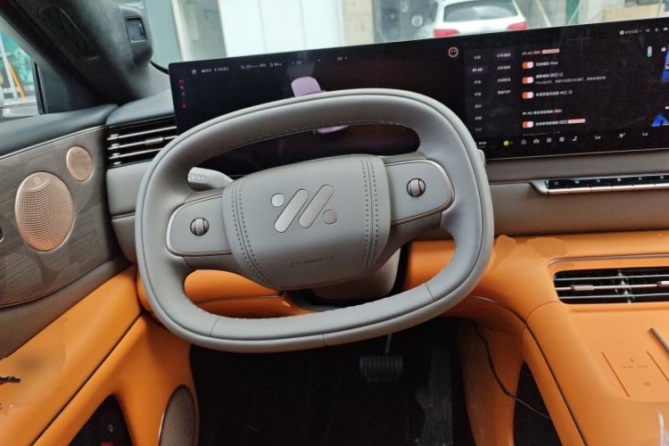 Used IM Zhiji LS8 2026 Model 52 Max+ Luxury Six-Seat Steering Wheel