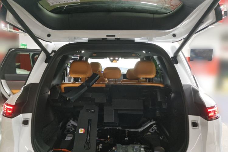 Used IM Zhiji LS8 2026 Model 66 Ultra Tech Flagship Five-Seat Trunk