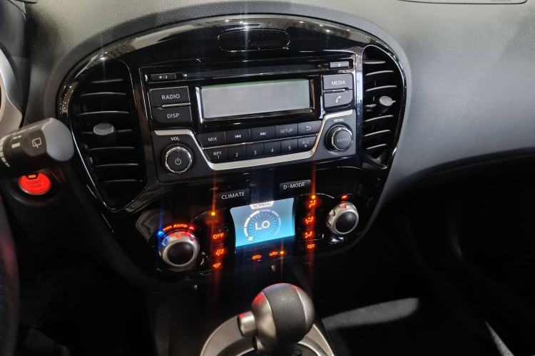 Used Infiniti ESQ 2014 1.6L Spontaneous Edition Interior 3