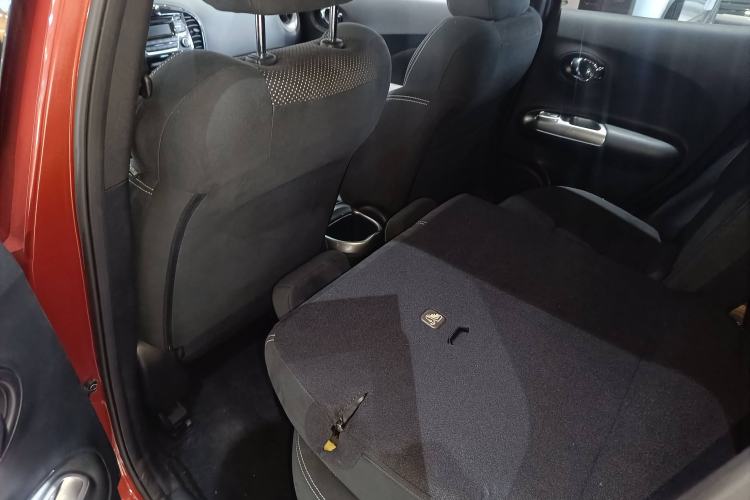 Used Infiniti ESQ 2014 1.6L Spontaneous Edition Interior 6