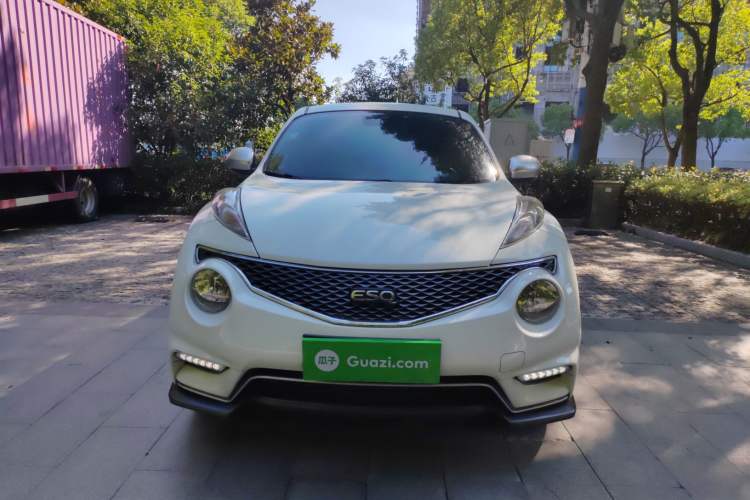 Used Infiniti ESQ 2014 1.6L Spontaneous Edition Exterior 1