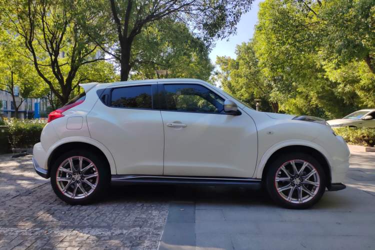Used Infiniti ESQ 2014 1.6L Spontaneous Edition Exterior 2