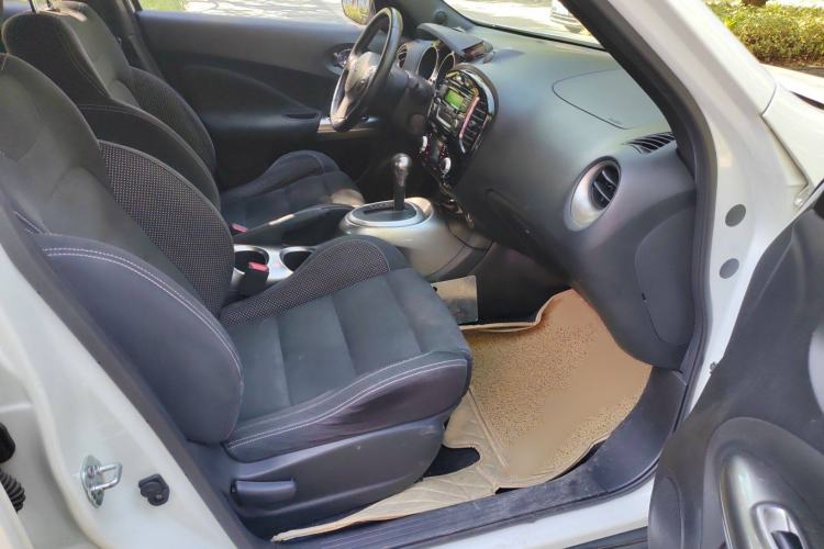 Used Infiniti ESQ 2014 1.6L Spontaneous Edition Interior 4