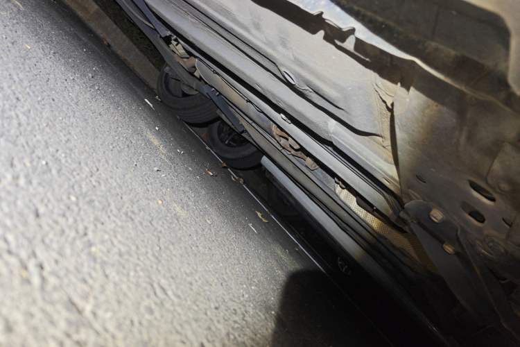 Used Infiniti ESQ 2014 1.6L Spontaneous Edition Chassis Front Right