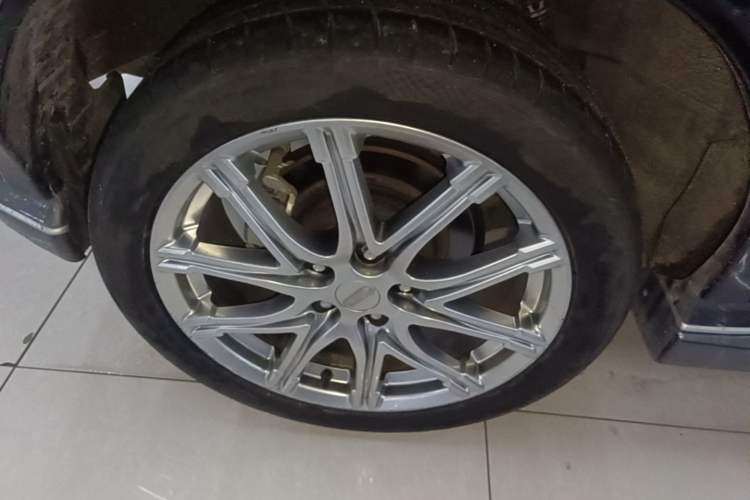 Used Infiniti ESQ 2014 1.6L Spontaneous Edition Exterior 5