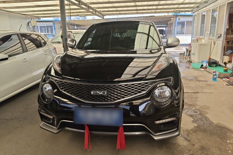 Used Infiniti ESQ 2014 1.6L Luxury Edition Front