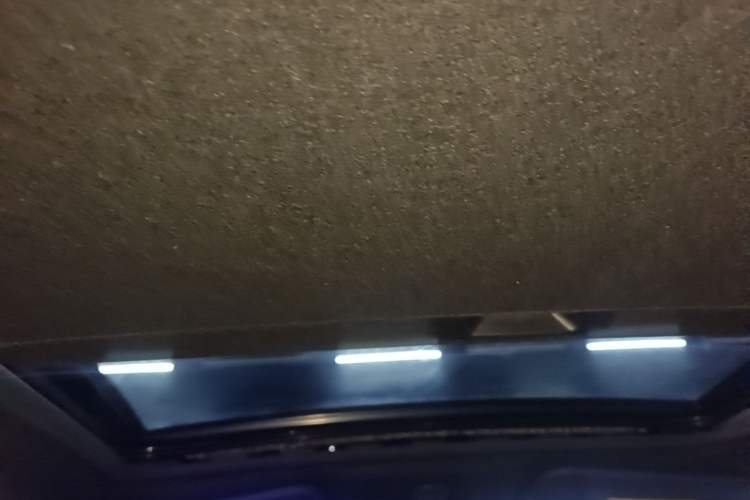 Used Infiniti ESQ 2014 1.6L Spontaneous Edition Headliner