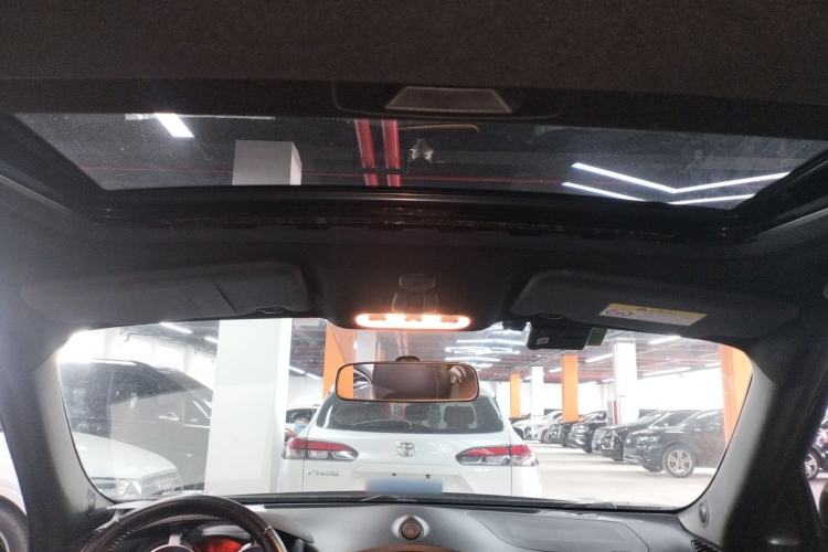 Used Infiniti ESQ 2014 1.6L Spontaneous Edition Headliner