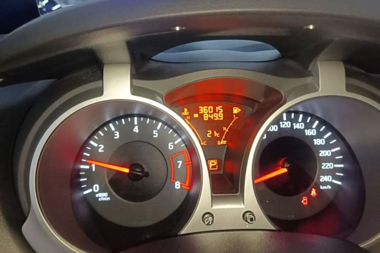 Used Infiniti ESQ 2014 1.6L Spontaneous Edition Instrument Cluster