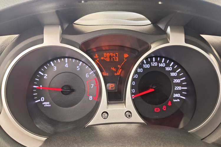 Used Infiniti ESQ 2014 1.6L Luxury Edition Instrument Cluster