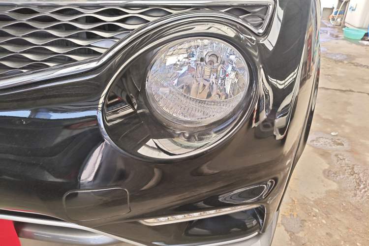 Used Infiniti ESQ 2014 1.6L Luxury Edition Left Front Headlight