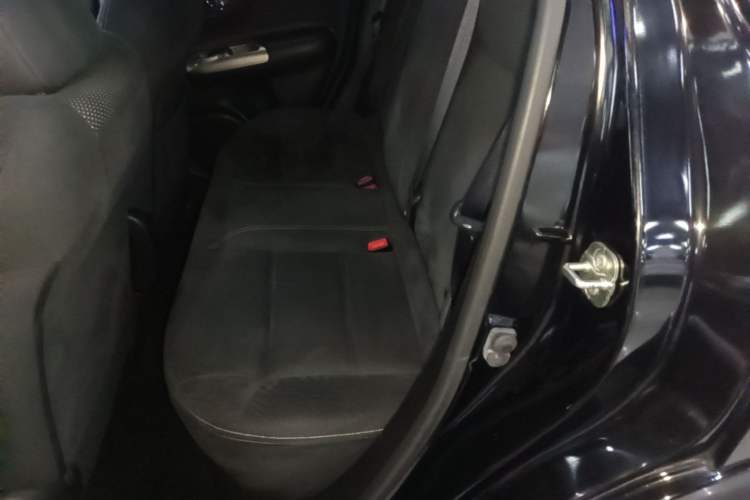 Used Infiniti ESQ 2014 1.6L Spontaneous Edition Left Rear Seat