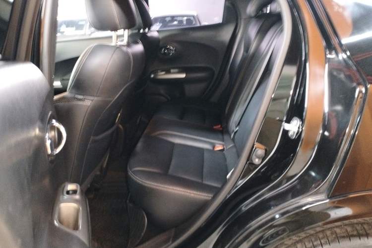 Used Infiniti ESQ 2014 1.6L Spontaneous Edition Left Rear Seat