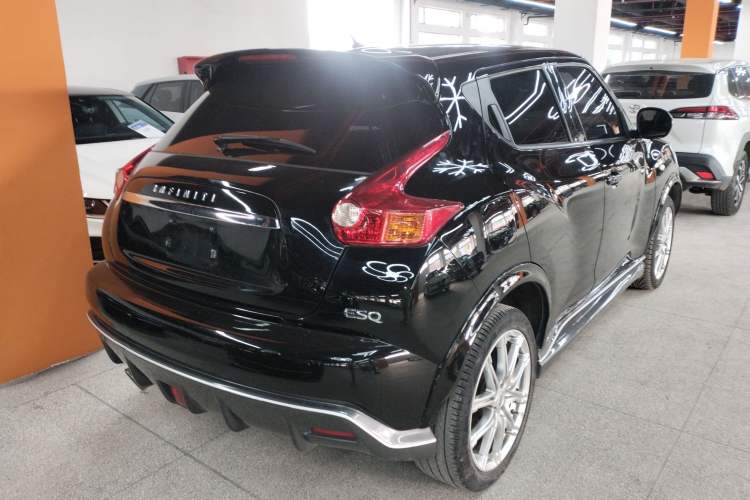 Used Infiniti ESQ 2014 1.6L Spontaneous Edition Rear Right 45 Deg