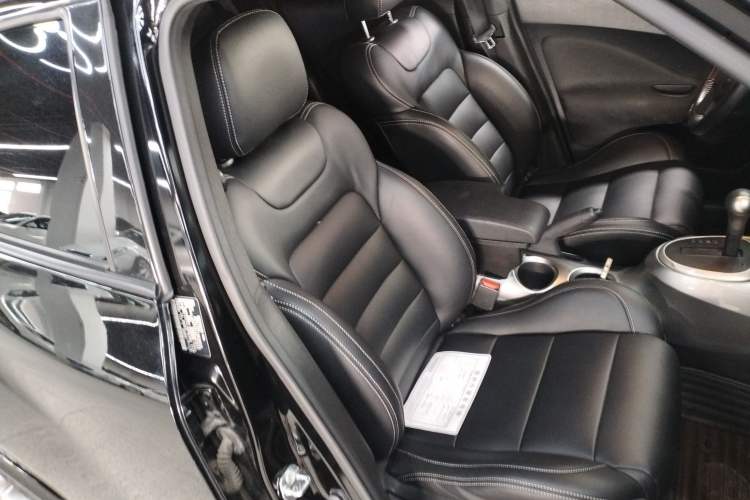 Used Infiniti ESQ 2014 1.6L Spontaneous Edition Right Front Seat