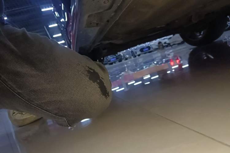 Used Infiniti ESQ 2014 1.6L Spontaneous Edition Right Side Sill