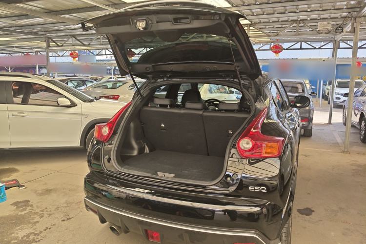 Used Infiniti ESQ 2014 1.6L Luxury Edition Trunk