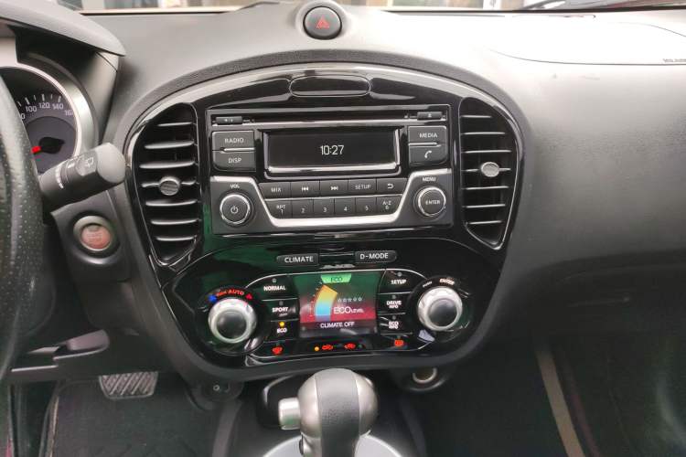 Used Infiniti ESQ 2014 1.6L Spontaneous Edition Audio And AC Panel