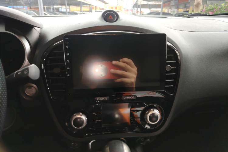Used Infiniti ESQ 2014 1.6L Spontaneous Edition Audio And AC Panel