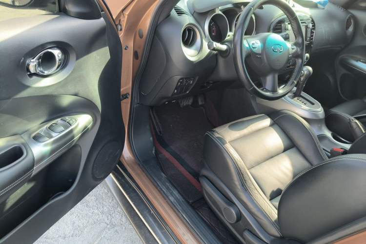 Used Infiniti ESQ 2014 1.6L Luxury Edition Driver Seat