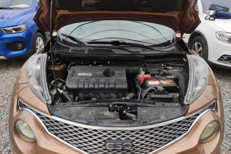 Used Infiniti ESQ 2014 1.6L Spontaneous Edition Engine Bay