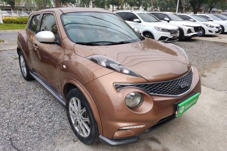 Used Infiniti ESQ 2014 1.6L Spontaneous Edition Front Right 45 Deg