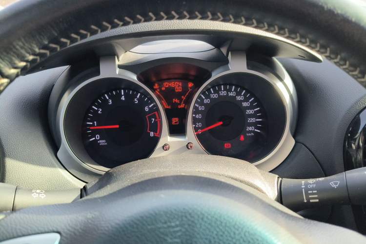 Used Infiniti ESQ 2014 1.6L Luxury Edition Instrument Cluster