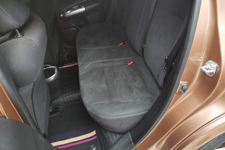 Used Infiniti ESQ 2014 1.6L Spontaneous Edition Interior 1