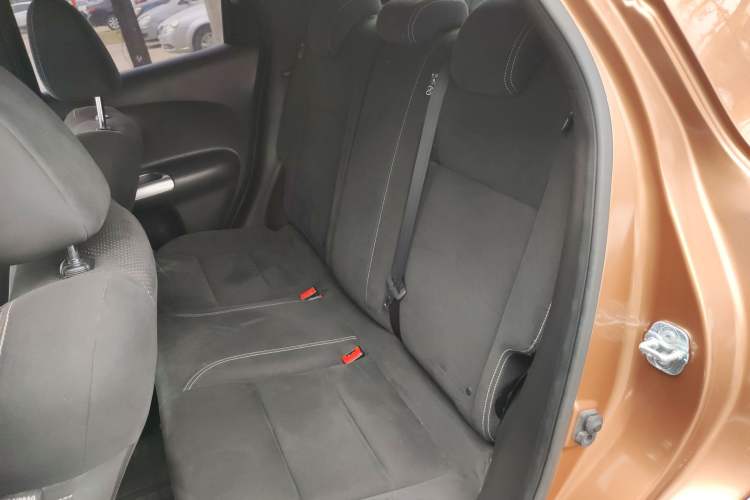 Used Infiniti ESQ 2014 1.6L Spontaneous Edition Left Rear Seat