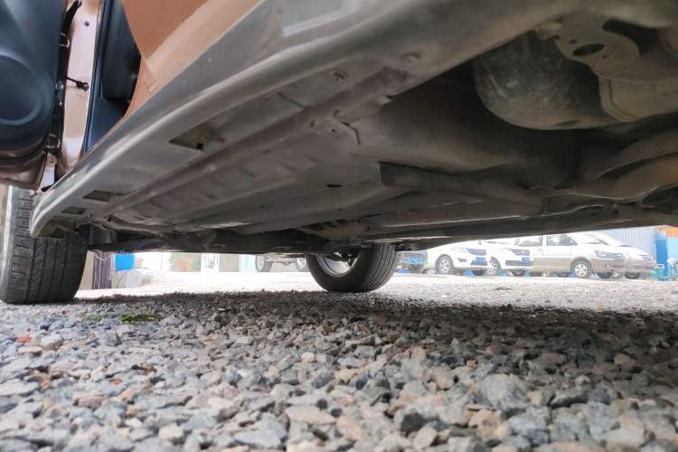 Used Infiniti ESQ 2014 1.6L Spontaneous Edition Left Side Sill