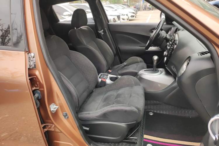 Used Infiniti ESQ 2014 1.6L Spontaneous Edition Right Front Seat