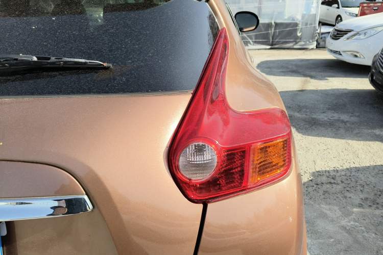 Used Infiniti ESQ 2014 1.6L Luxury Edition Right Rear Taillight