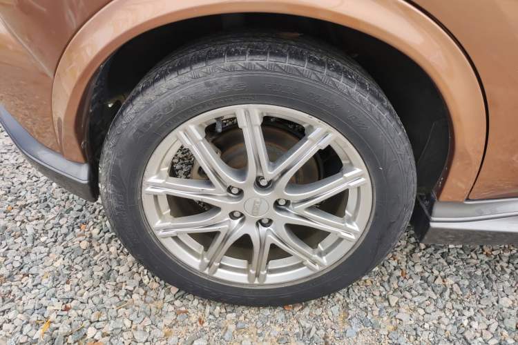 Used Infiniti ESQ 2014 1.6L Spontaneous Edition Right Rear Wheel Hub